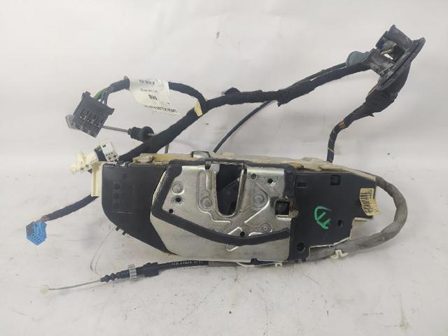 Fecho da porta traseira esquerda A2217304735 MERCEDES