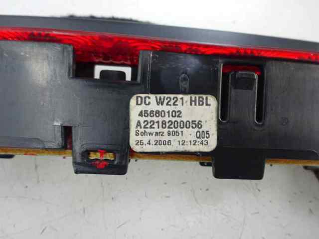 Sinal de parada traseiro adicional para Mercedes S W221