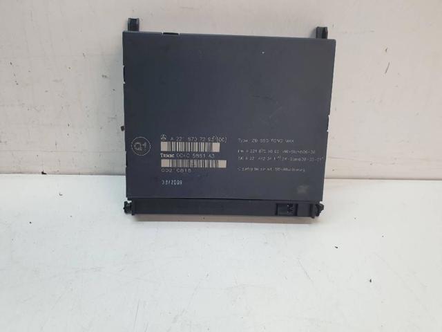 Monitor (display) do encosto de cabeça dianteiro A2218707293 MERCEDES