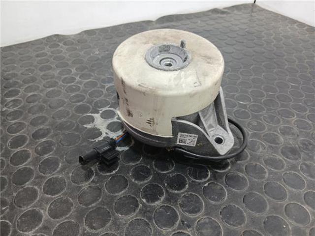 Coxim (suporte) esquerdo de motor A2222401100 MERCEDES