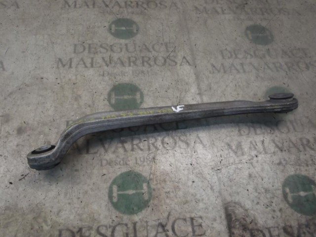 Braço oscilante superior esquerdo de suspensão traseira A2303502706 MERCEDES
