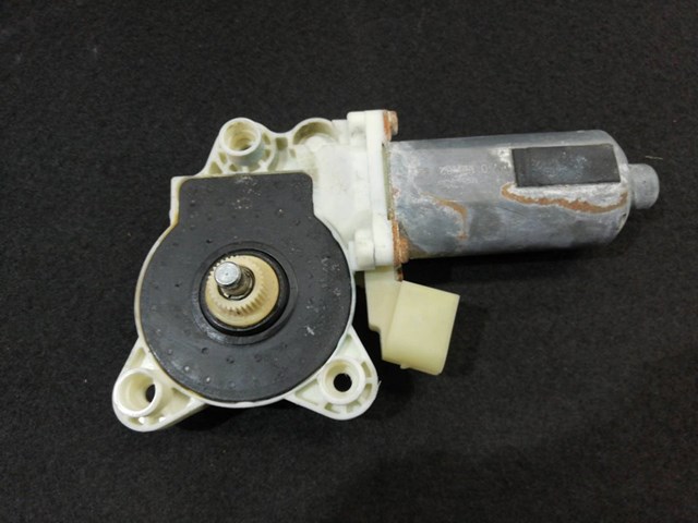 Motor de acionamento de vidro da porta dianteira A2308201042 MERCEDES