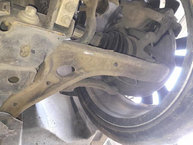 Braço oscilante inferior esquerdo de suspensão dianteira A2463304700 MERCEDES