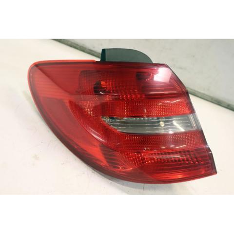 Lanterna traseira esquerda A2468200164 MERCEDES