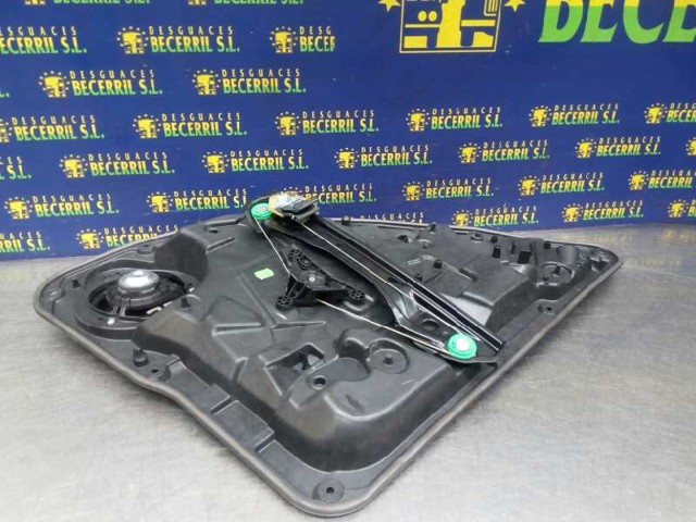 Alto-falante da porta traseira A2468200602 MERCEDES