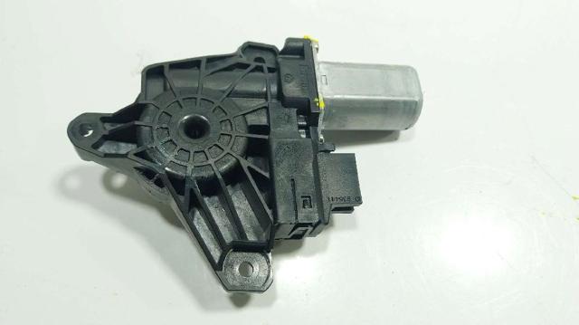 Motor de acionamento de vidro da porta traseira esquerda A2469063100 MERCEDES
