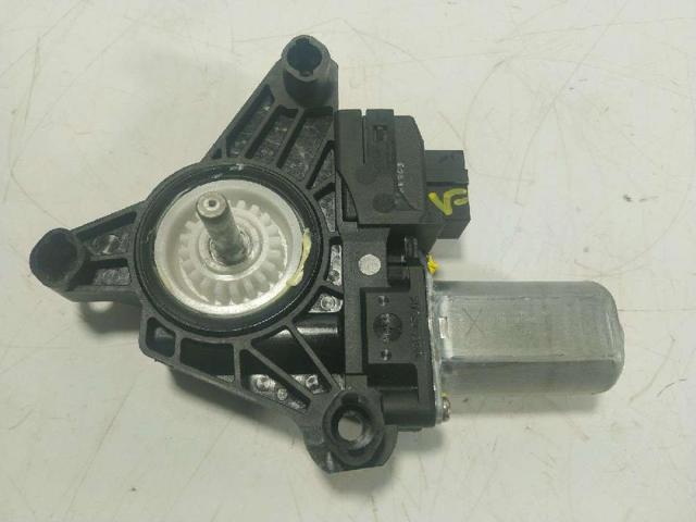 Motor de acionamento de vidro da porta traseira esquerda A2469063100 MERCEDES