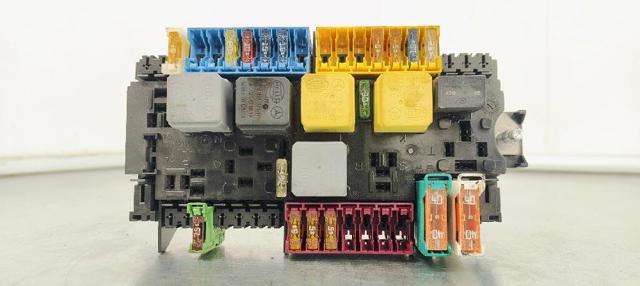 Unidade de dispositivos de segurança A2469067100 MERCEDES