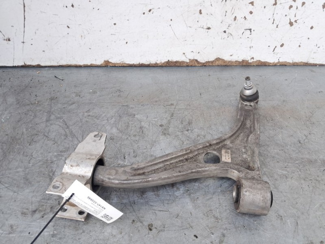 Braço oscilante inferior esquerdo de suspensão dianteira A2473307502 MERCEDES
