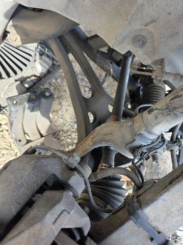 Braço oscilante inferior direito de suspensão dianteira A2513301207 MERCEDES