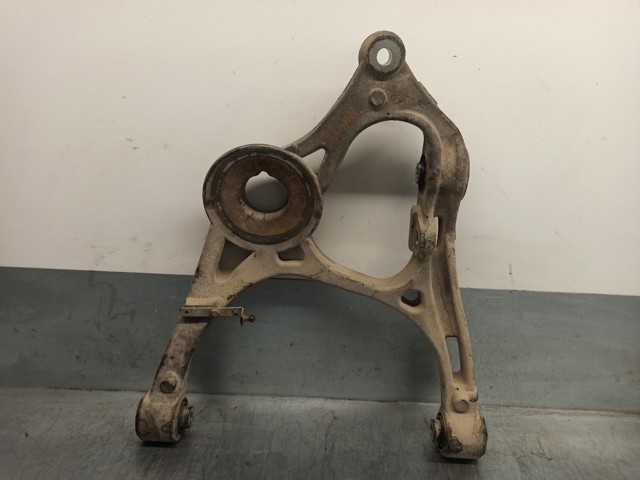 Braço oscilante inferior direito de suspensão dianteira A2513301207 MERCEDES