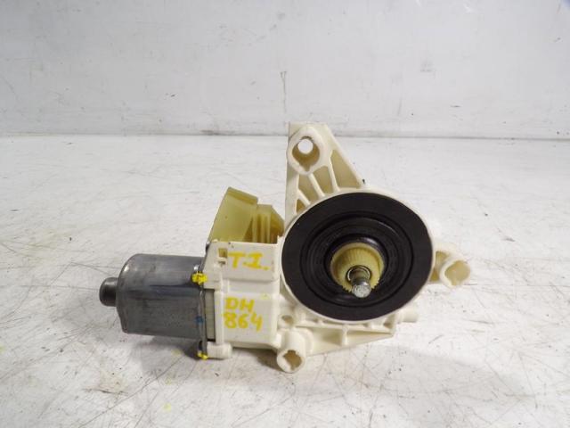 Motor de acionamento de vidro da porta traseira esquerda A2518200942 MERCEDES