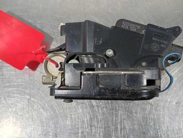 Fecho da porta dianteira direita A2C53090790 MERCEDES