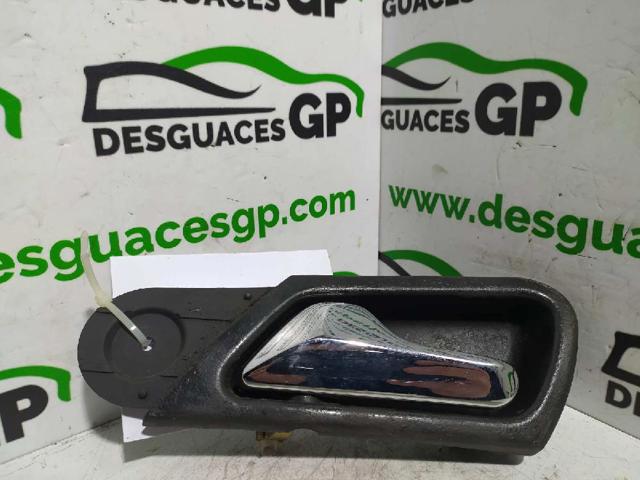 Cobrimento de maçaneta interna da porta dianteira esquerda A3172010001 MERCEDES
