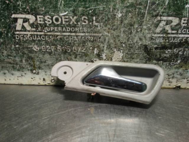 Cobrimento de maçaneta interna da porta dianteira esquerda A3172010001 MERCEDES