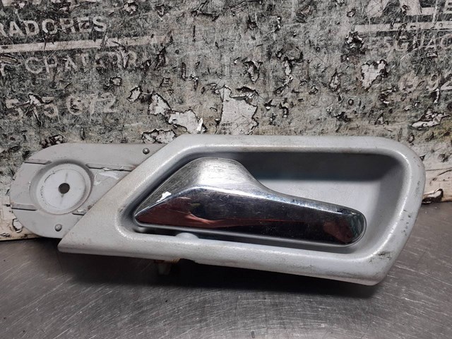 Cobrimento de maçaneta interna da porta dianteira esquerda A3172010001 MERCEDES