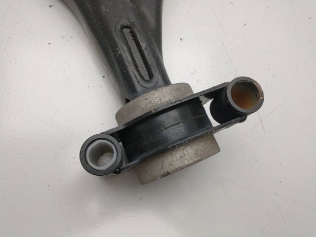 Braço oscilante inferior direito de suspensão dianteira A4473303500 MERCEDES