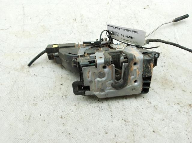 Fecho da porta dianteira direita A4477200235 MERCEDES