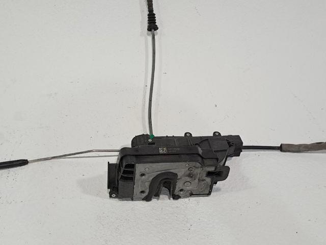 Fecho da porta dianteira direita A4477200235 MERCEDES