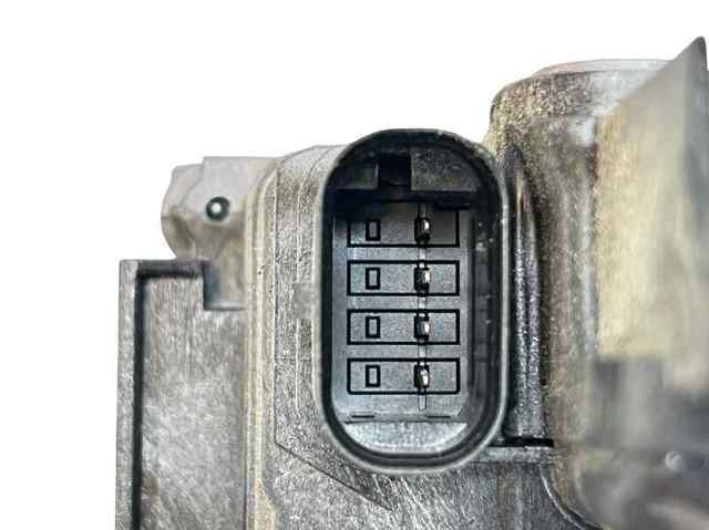 Fecho da porta dianteira direita A4477200235 MERCEDES