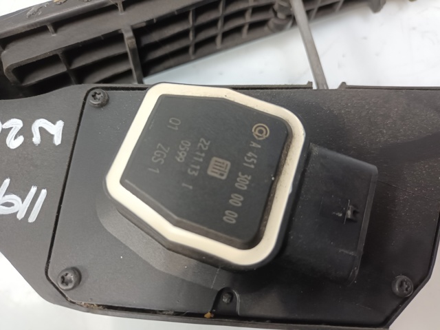 Pedal de gás (de acelerador) A4513000000 MERCEDES