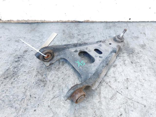 Braço oscilante inferior esquerdo/direito de suspensão dianteira A4513300010 MERCEDES