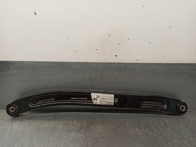 Braço oscilante transversal esquerdo de suspensão traseira A4533506700 MERCEDES