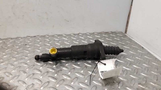 Cilindro de trabalho de embraiagem A4542570379 MITSUBISHI