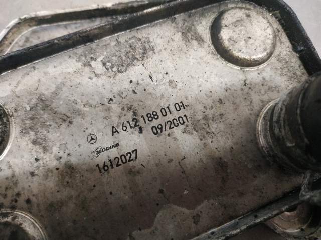 Radiador de óleo A6121880101 MERCEDES