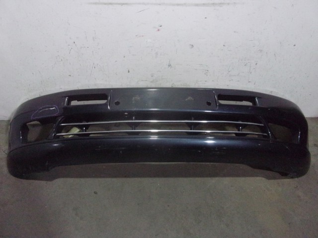 Pára-choque dianteiro A6388800570 MERCEDES