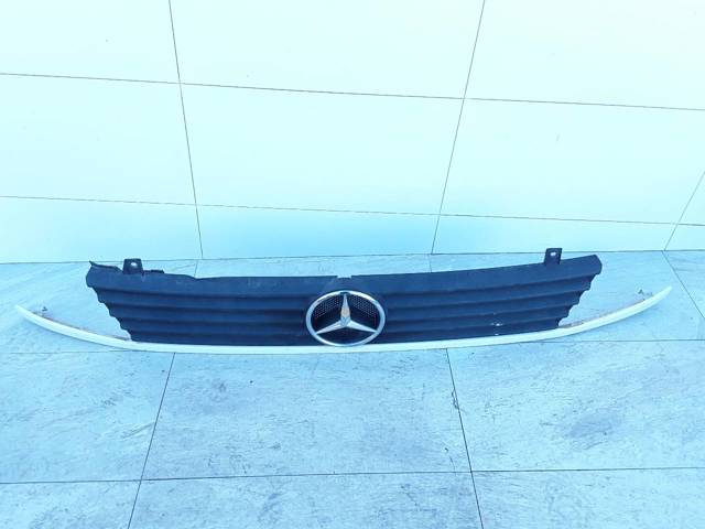 Grelha do radiador A6388880415 MERCEDES