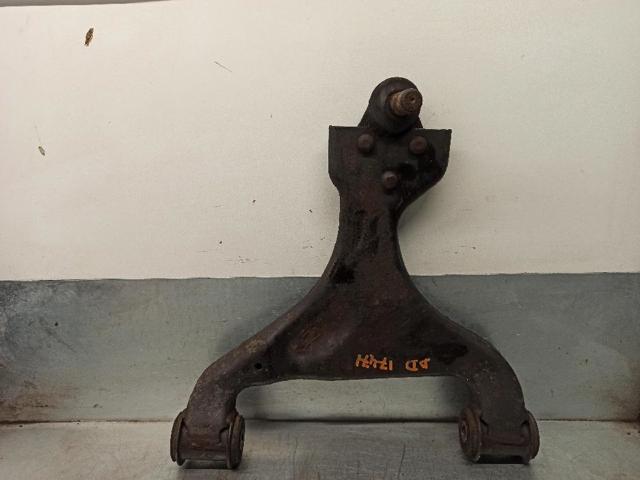 Braço oscilante inferior direito de suspensão dianteira A6393300510 MERCEDES