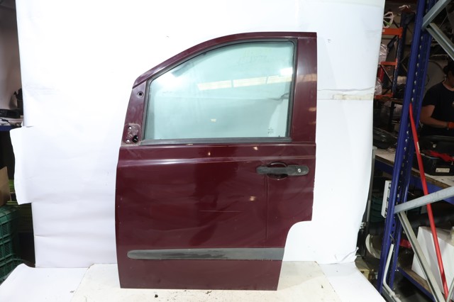 Porta dianteira esquerda A6397201005 MERCEDES