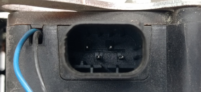 Fecho da porta dianteira esquerda A6397201635 MERCEDES