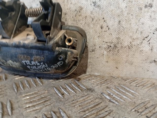 Puxador externo de tampa de porta-malas (de 3ª/5ª porta traseira) A6397600559 MERCEDES