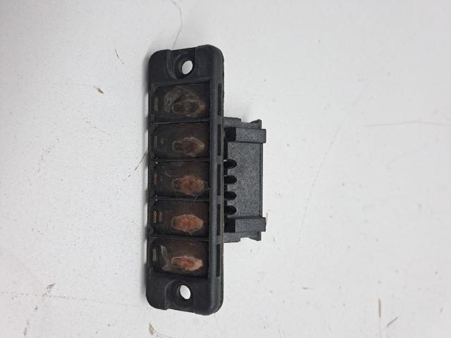 Sensor de fechamento de portas (interruptor de fim de carreira), da porta deslizante, na carroçaria A6398200011 MERCEDES