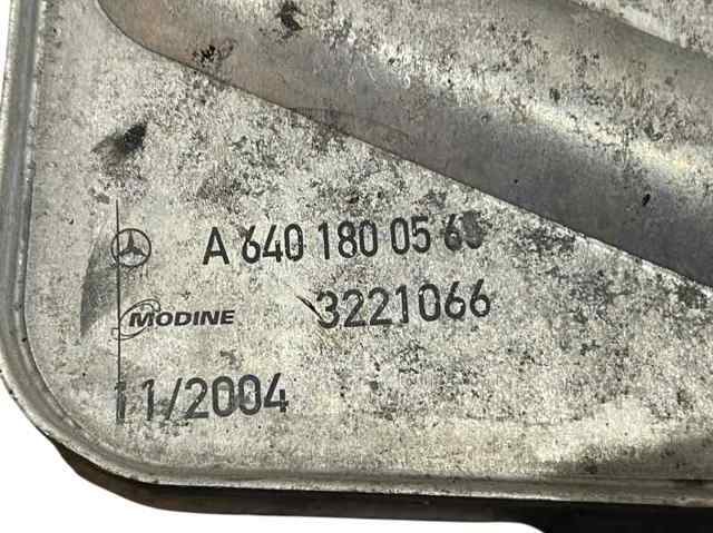 Radiador de óleo (frigorífico), debaixo de filtro A6401800565 MERCEDES