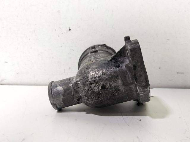 Flange do sistema de esfriamento (união em T) A6422000056 MERCEDES