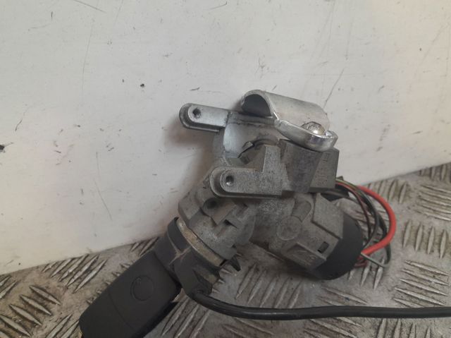 Fecho de ignição A9014600104 MERCEDES
