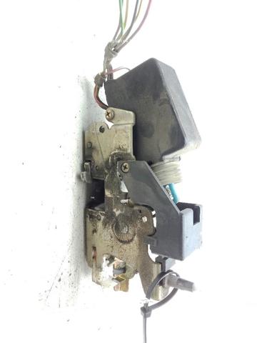Fecho da porta dianteira direita A9017201535 MERCEDES
