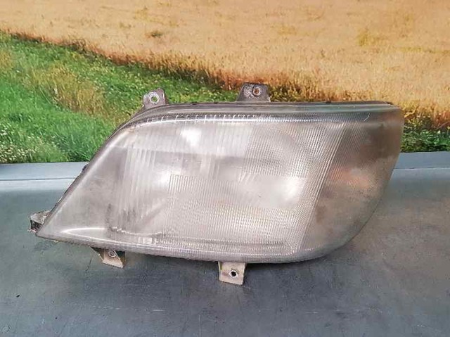Luz esquerda A9018201061 MERCEDES