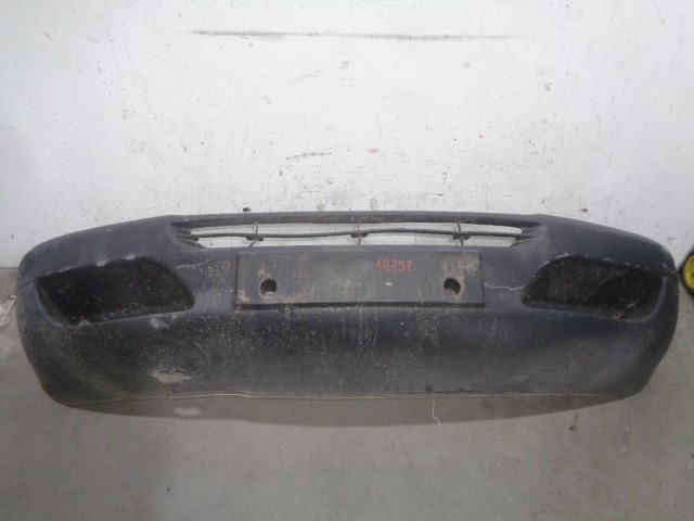 Pára-choque dianteiro A9018800670 MERCEDES