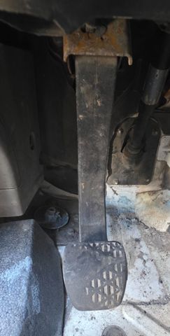 Pedal de embraiagem A9062900501 MERCEDES