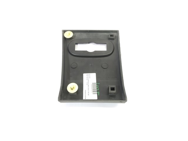 Placa sobreposta externa dianteira esquerda de suporte de carroçaria A9066901182 MERCEDES