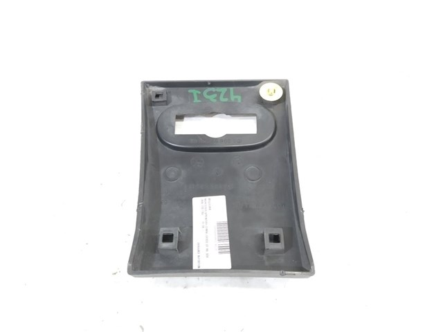 Placa sobreposta externa dianteira esquerda de suporte de carroçaria A9066901182 MERCEDES