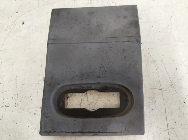Placa sobreposta externa dianteira esquerda de suporte de carroçaria A9066903062 MERCEDES