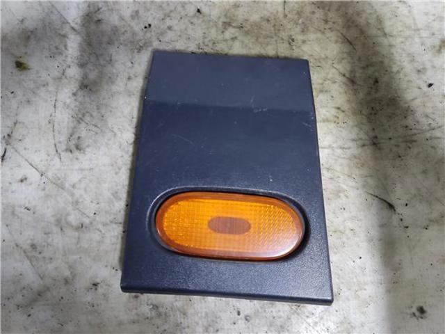 Moldura do pára-lama traseiro direito A9066903362 VAG