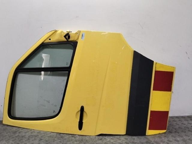 Porta dianteira direita A9067200105 MERCEDES