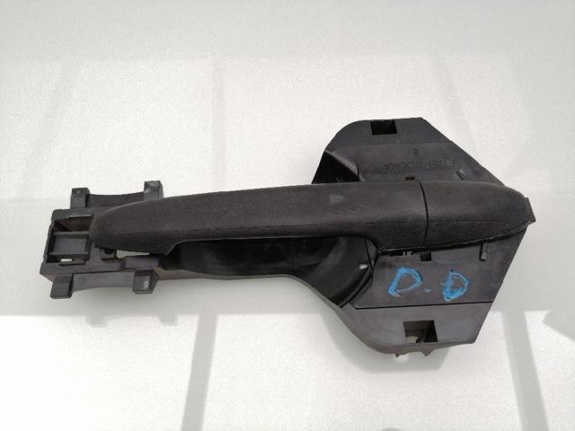 Suporte de maçaneta externa da porta dianteira direita A9067601034 MERCEDES