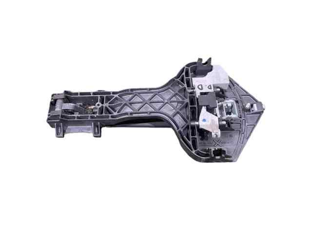 Suporte de maçaneta externa da porta dianteira direita A9067601034 MERCEDES